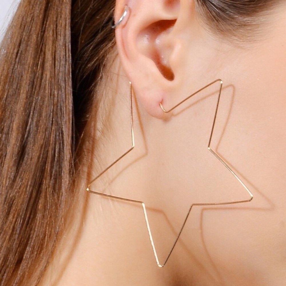 Dainty Star Hoop Earrings